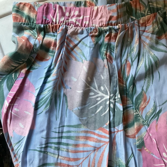 Women’s two piece skirt and top set - Picture 5 of 6